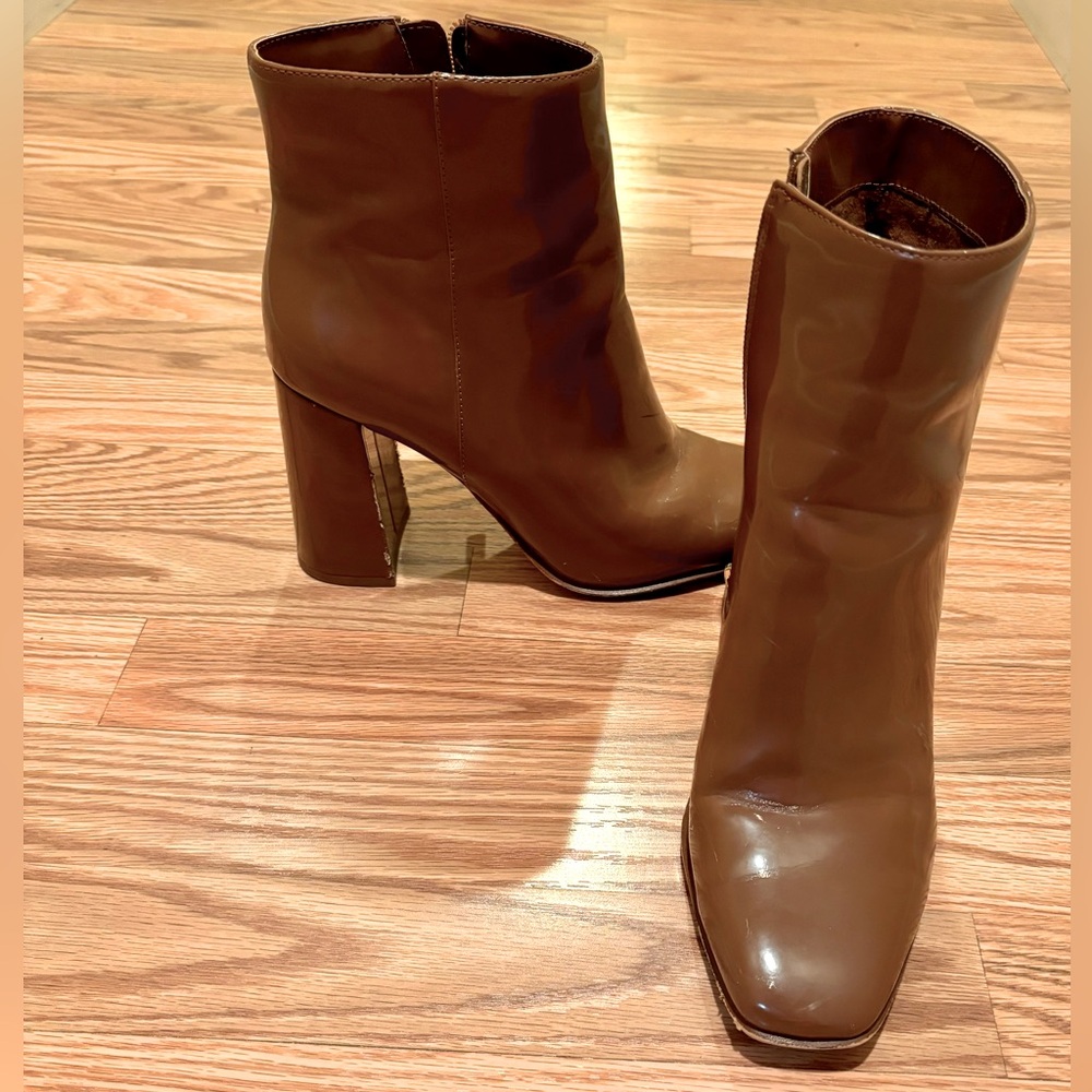 JLo Josey patent leather boots in Cognac Size 9